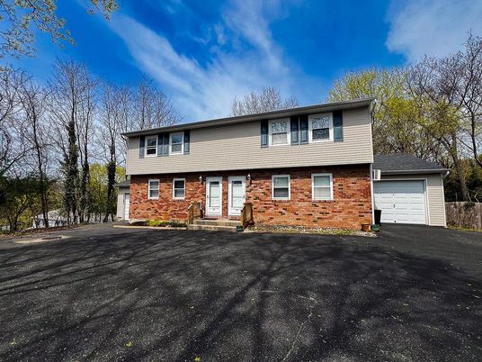 Attached, Exterior, Facade, Brick Facade, Raised Ranch