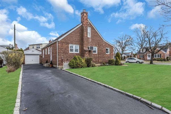 Detached Garage, Exterior