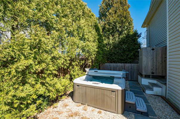 Exterior, Hot Tub