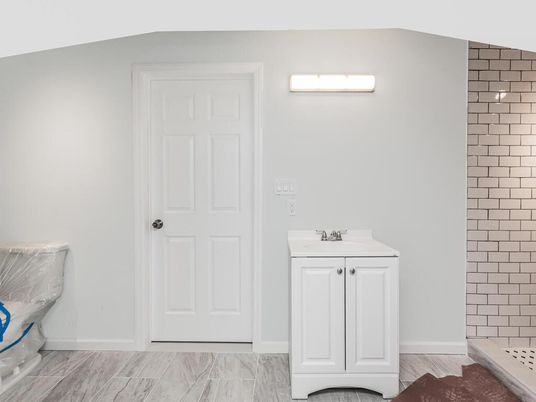 Interior, Washer, Wood Texture Flooring
