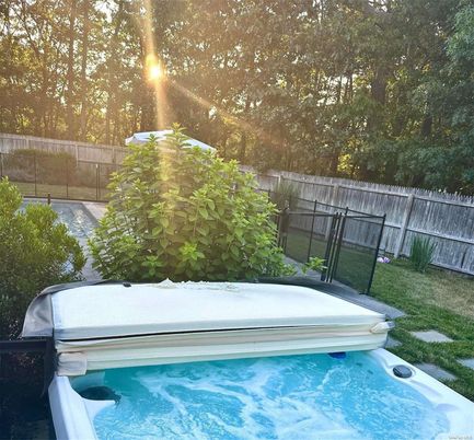 Exterior, Hot Tub