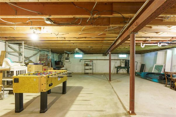 Game Room, Interior, Wooden Beams