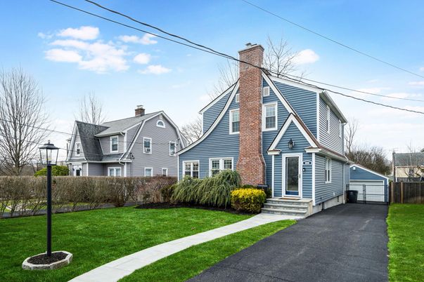 Backyard, Exterior, Facade, Brick Facade, Cape Cod