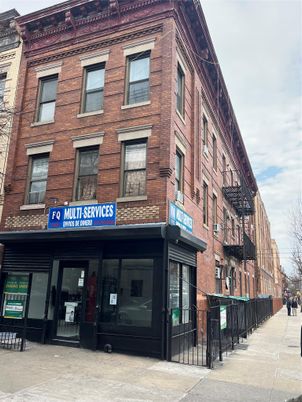 Exterior, Facade, Brick Facade, Rowhouse