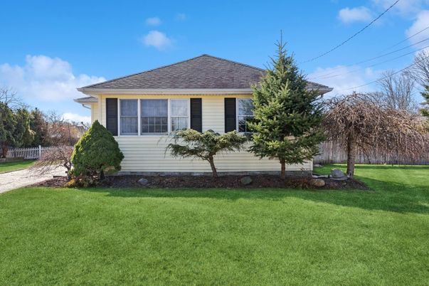 Backyard, Exterior, Facade, Cape Cod