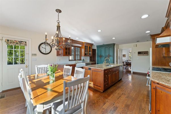 Chandelier, Dining room, Interior, Kitchen, Recessed Lighting, Wood Texture Flooring