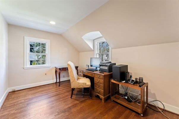 Home Office, Interior, Recessed Lighting, Wood Texture Flooring