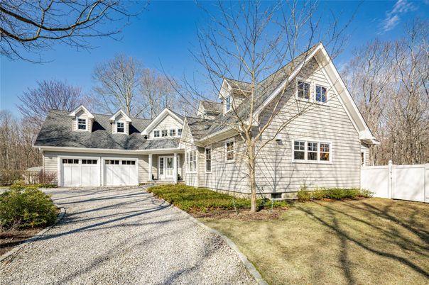 Attached, Exterior, Facade, Cape Cod