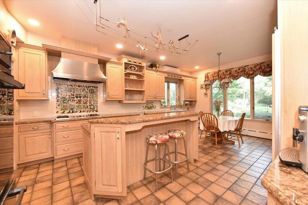 Dining room, Interior, Kitchen, Recessed Lighting, Stainless Steel Appliances