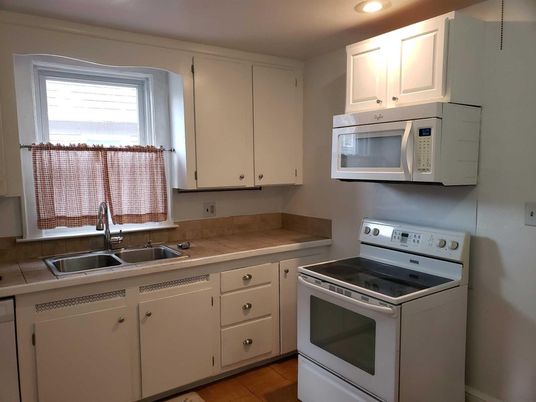 Interior, Kitchen, Recessed Lighting, Tile Countertops