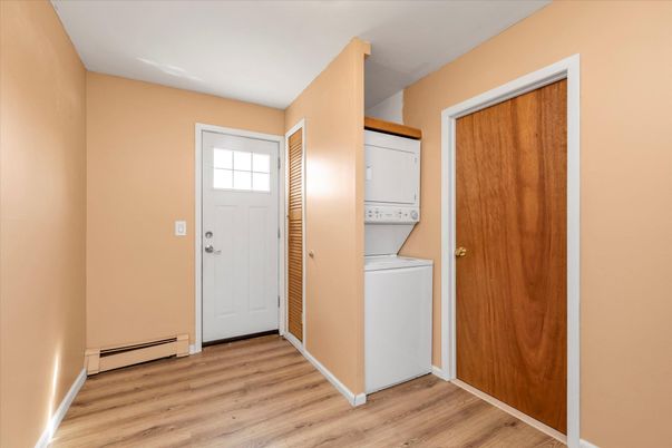 Interior, Utility Closets, Washer, Wood Texture Flooring