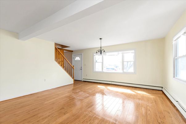 Empty room, Interior, Pendant Lights, Wood Texture Flooring