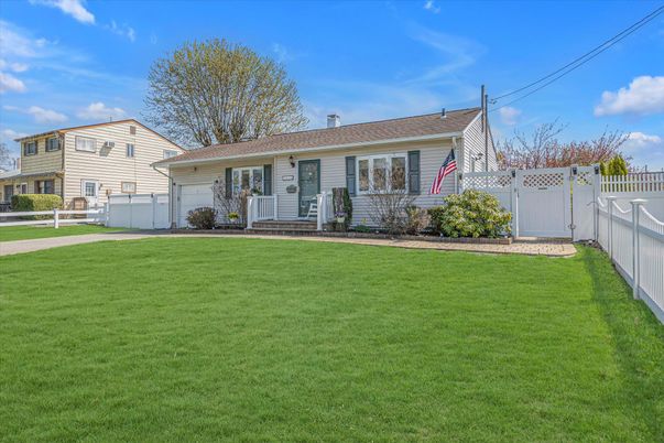 Attached, Backyard, Exterior, Facade, Cape Cod