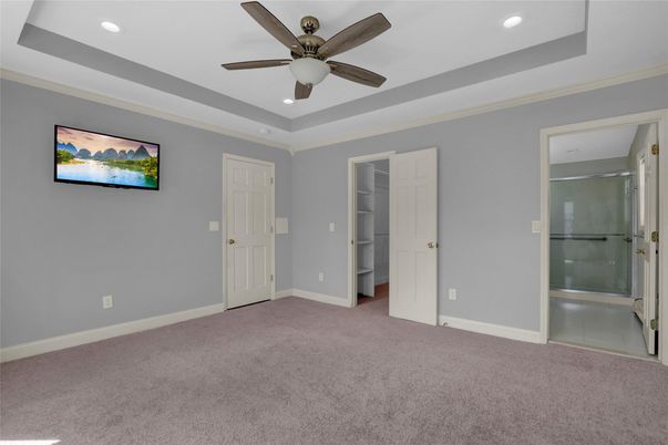 Empty room, Interior, Recessed Lighting