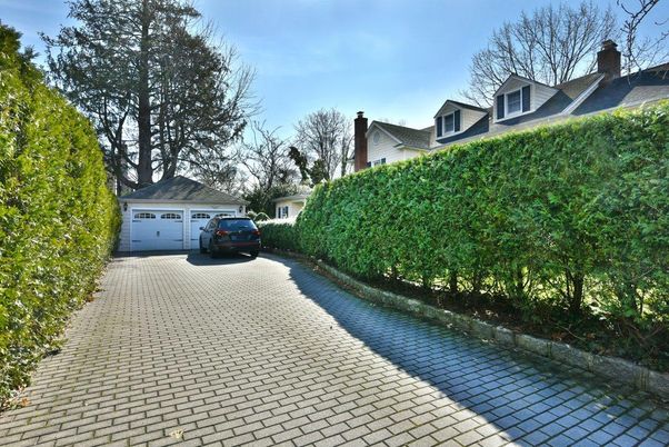 Detached Garage, Exterior