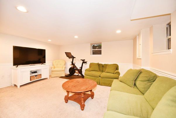 Fitness Equipment, Interior, Living room, Recessed Lighting