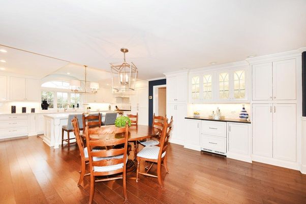 Chandelier, Dining room, Interior, Kitchen, Pendant Lights, Recessed Lighting, Wood Texture Flooring