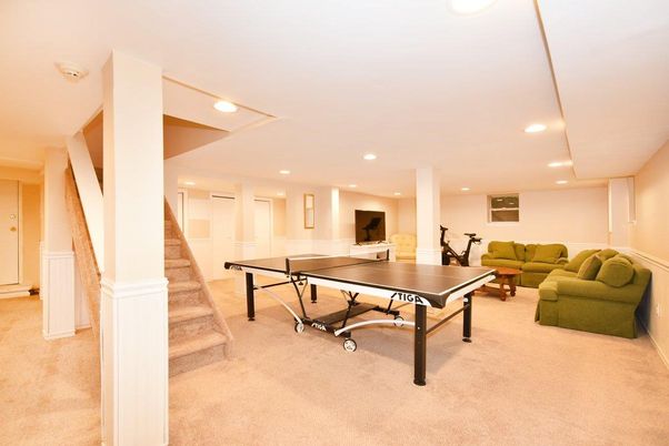 Game Room, Interior, Recessed Lighting