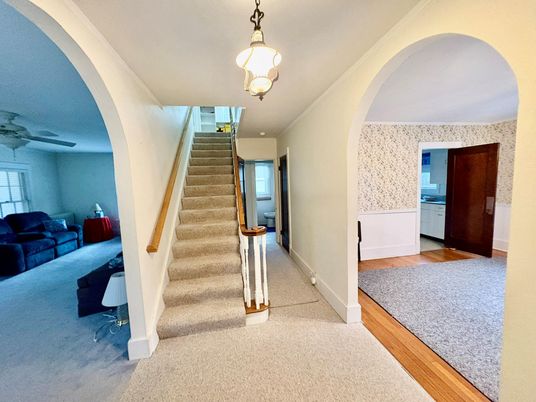 Interior, Pendant Lights, Wood Texture Flooring