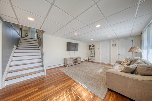 Interior, Living room, Recessed Lighting, Wood Texture Flooring