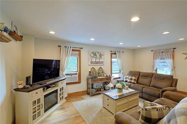 Interior, Living room, Recessed Lighting, Wood Texture Flooring