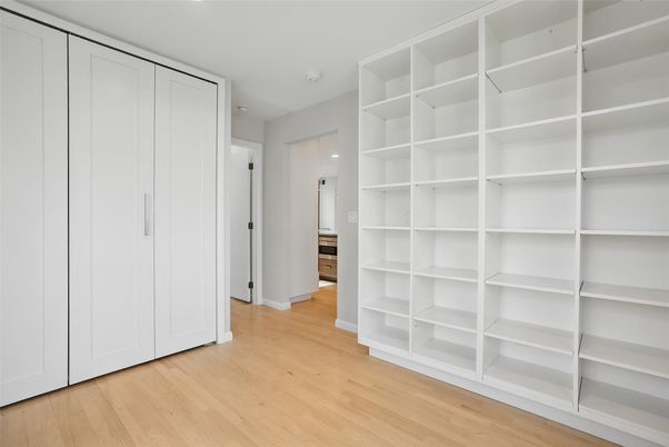 Interior, Walk-in Closets, Wood Texture Flooring