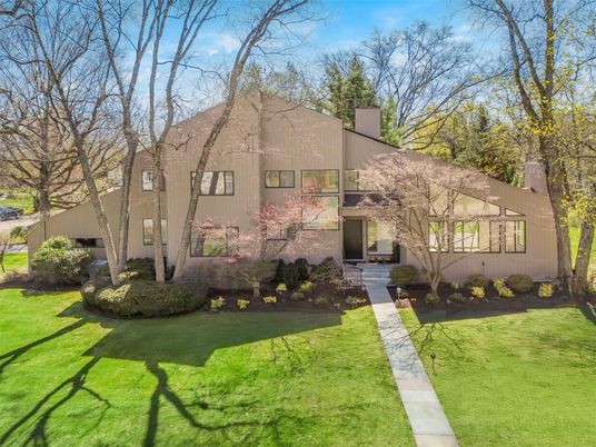 Backyard, Exterior, Facade, Farmhouse