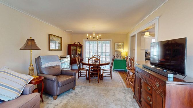 Chandelier, Dining room, Interior, Living room