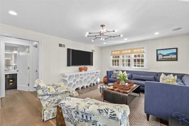 Interior, Living room, Pendant Lights, Recessed Lighting, Wood Texture Flooring
