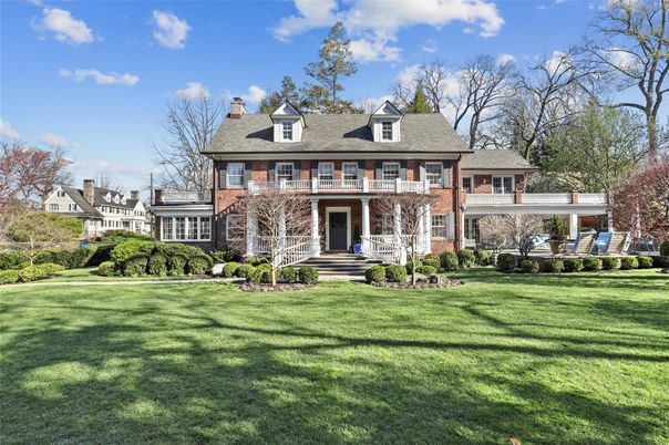 Backyard, Exterior, Facade, Brick Facade, Georgian