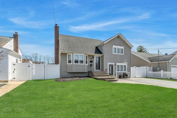Backyard, Exterior, Facade, Cape Cod