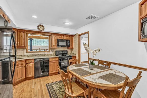 Dining room, Interior, Kitchen, Recessed Lighting, Wood Texture Flooring