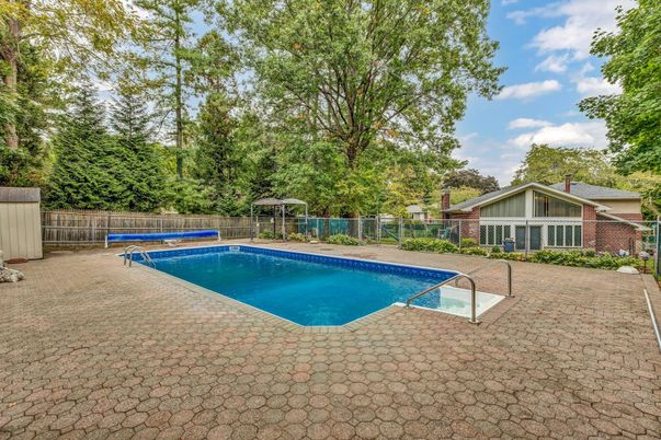 Exterior, Pool