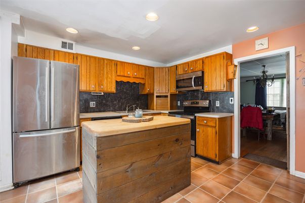 Dining room, Interior, Kitchen, Recessed Lighting, Stainless Steel Appliances
