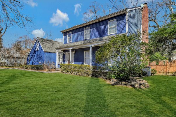 Backyard, Exterior, Facade, Split Level