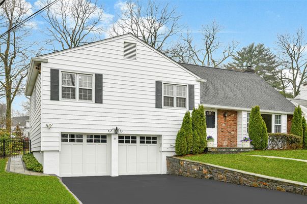 Attached, Exterior, Facade, Brick Facade, Split Level