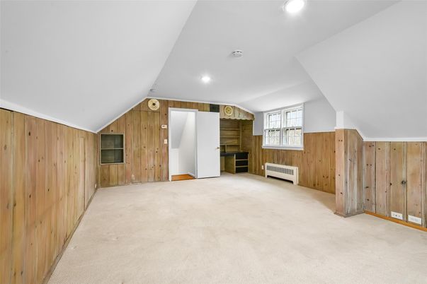 Empty room, Interior, Recessed Lighting, Wooden Walls