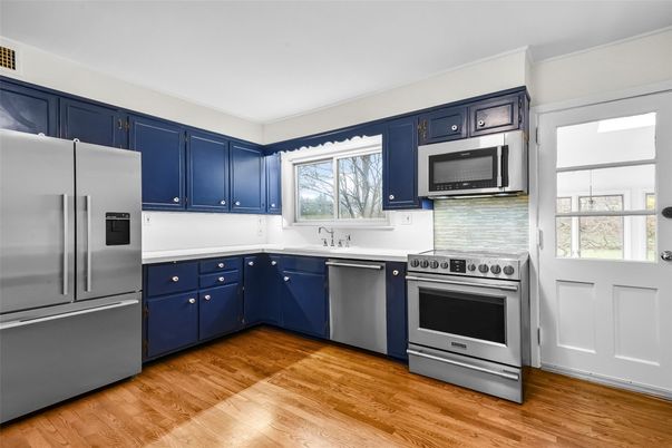 Interior, Kitchen, Stainless Steel Appliances, Wood Texture Flooring