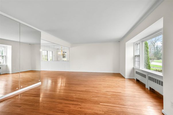 Empty room, Interior, Pendant Lights, Wood Texture Flooring
