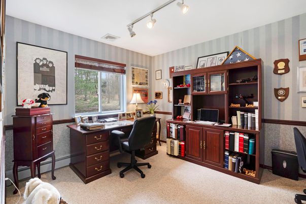 Home Office, Interior