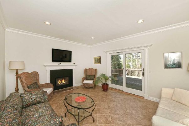 Fireplace, Interior, Living room, Recessed Lighting