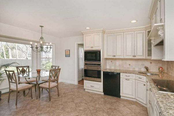 Chandelier, Dining room, Interior, Kitchen, Recessed Lighting