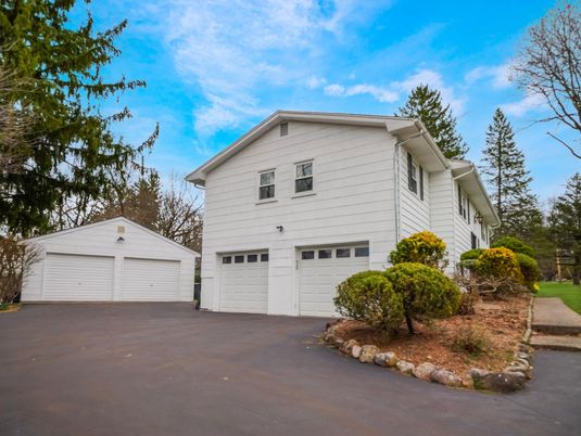 Detached Garage, Exterior