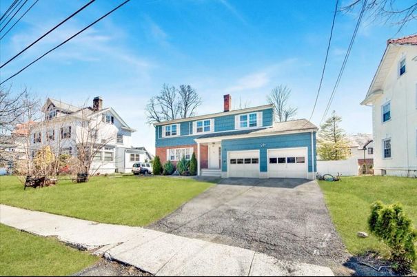 Attached, Backyard, Exterior, Facade, American Foursquare