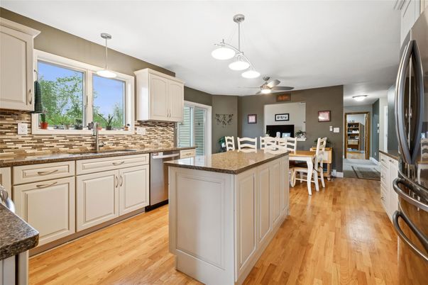Dining room, Interior, Kitchen, Pendant Lights, Wood Texture Flooring