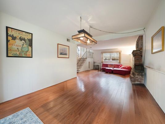 Interior, Pendant Lights, Wood Texture Flooring
