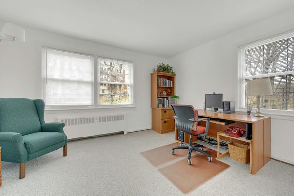 Home Office, Interior