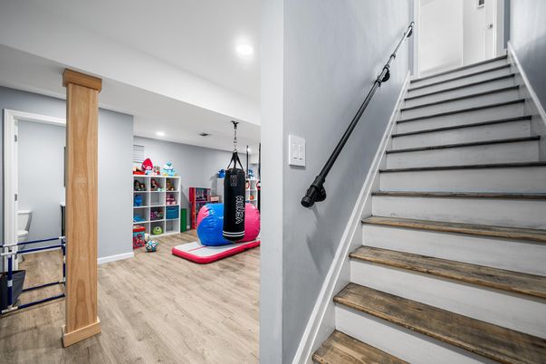 Interior, Pendant Lights, Recessed Lighting, Wood Texture Flooring
