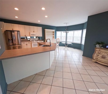 Dining room, Interior, Kitchen, Recessed Lighting, Stainless Steel Appliances