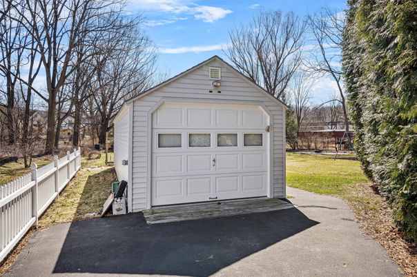 Detached Garage, Exterior